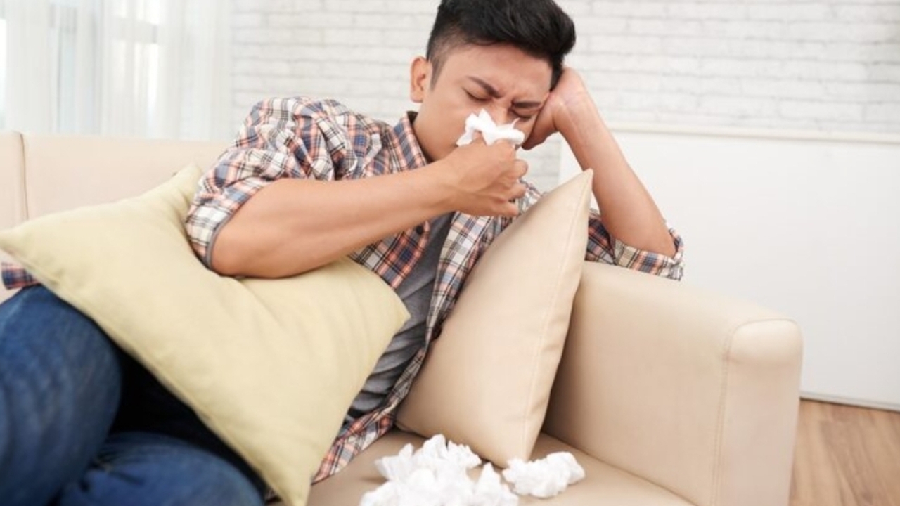 Batuk dan Pilek Lebih dari 2 Minggu? Ini Sinyal Tubuh yang Harus Diwaspadai