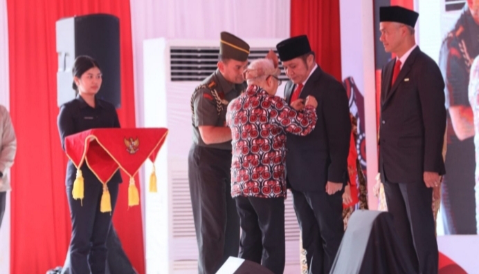 Gubernur Sumsel Dianugerahi Tanda Kehormatan Satyalancana Pembangunan