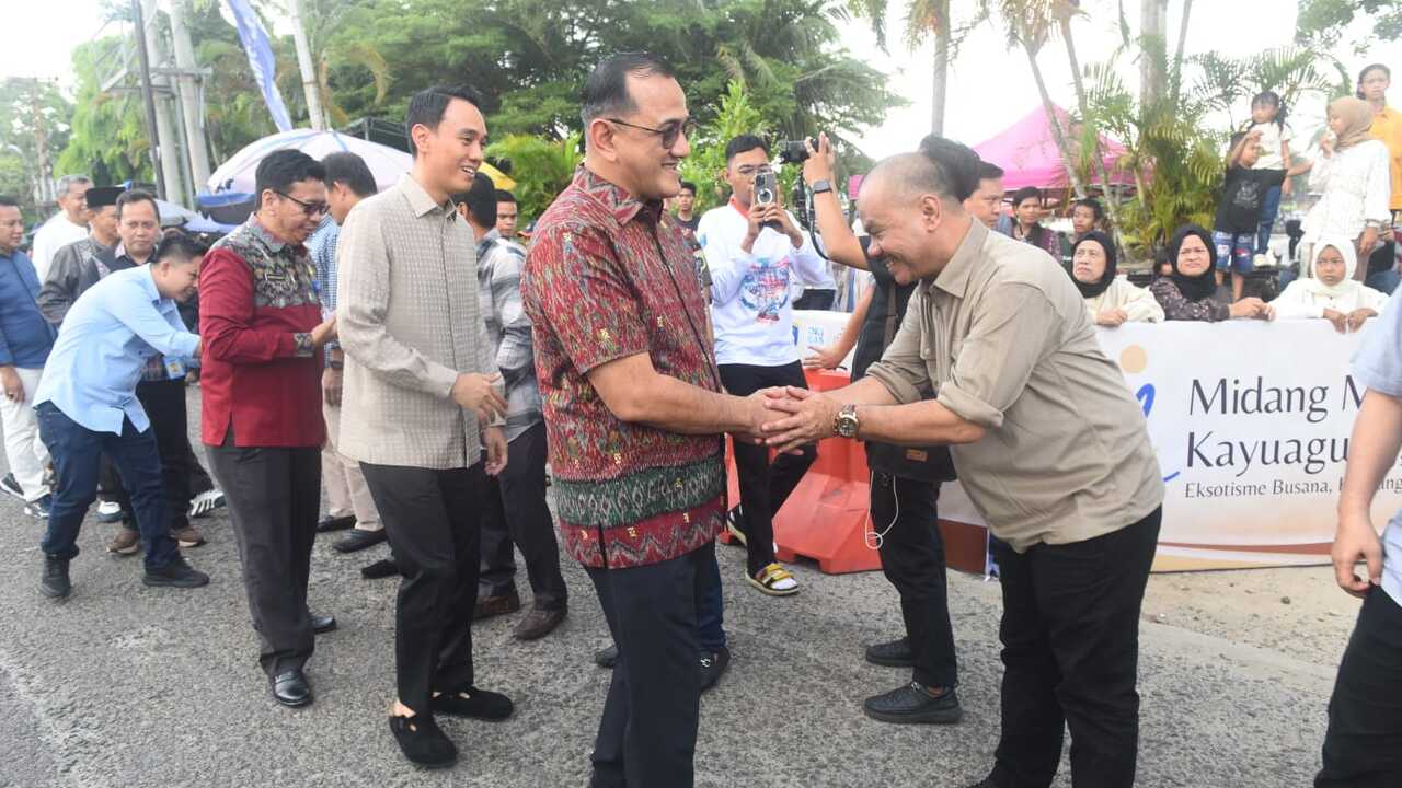 Sekda Sumsel Hadiri Tradisi Midang Morge Siwe di Kayuagung