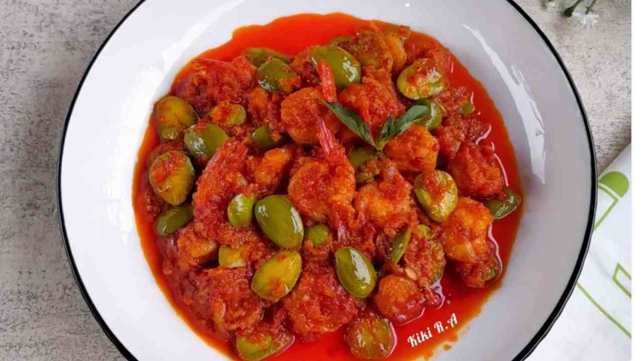 Pedas Menggigit! Sambal Udang Pete Siap Membuat Makan Siang Lebih Nikmat!