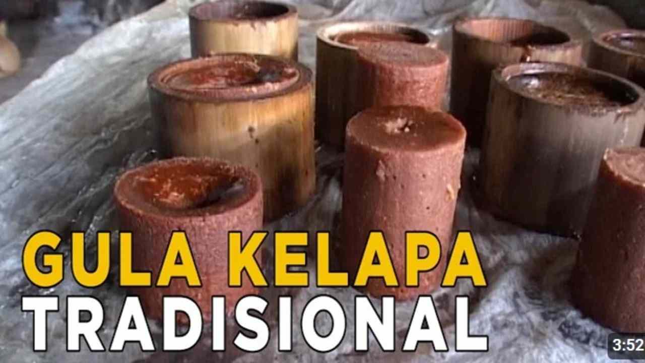 Mengintip Proses Pembuatan Gula Merah dari Air Nira, Warisan Leluhur yang Tetap Terjaga!