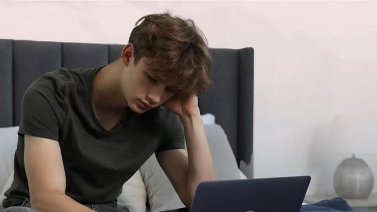 Cara Mengatasi Overthinking di Usia Remaja