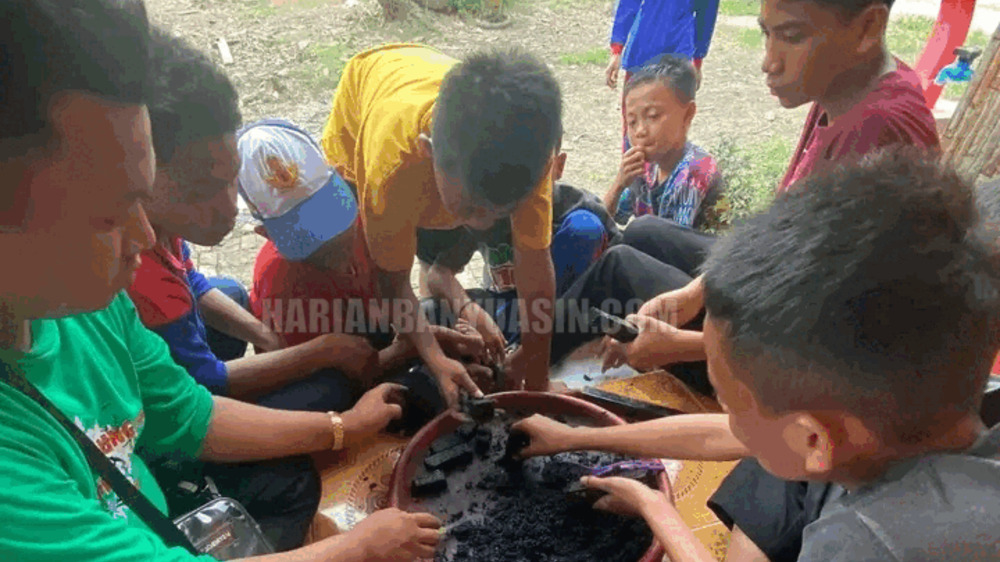 Luar Biasa ! Siswa SMP Negeri 2 Banyuasin II Berhasil Ciptakan Briket, Bahannya dari Tempurung Kelapa