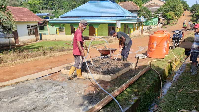 Akhirnya Jalan Desa Sedang Dilakukan Pembangunan 