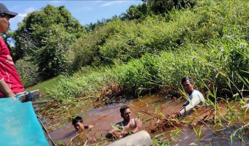 Saluran Primer Mendangkal, Desa di Kecamatan Air Kumbang Banyuasin Ini Langganan Banjir