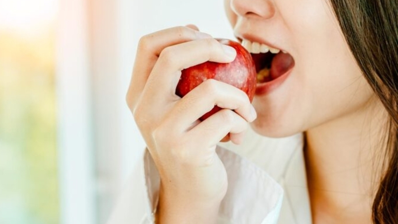 Ingin Diet Lebih Mudah? Coba Jadikan Apel Sebagai Camilan Harian