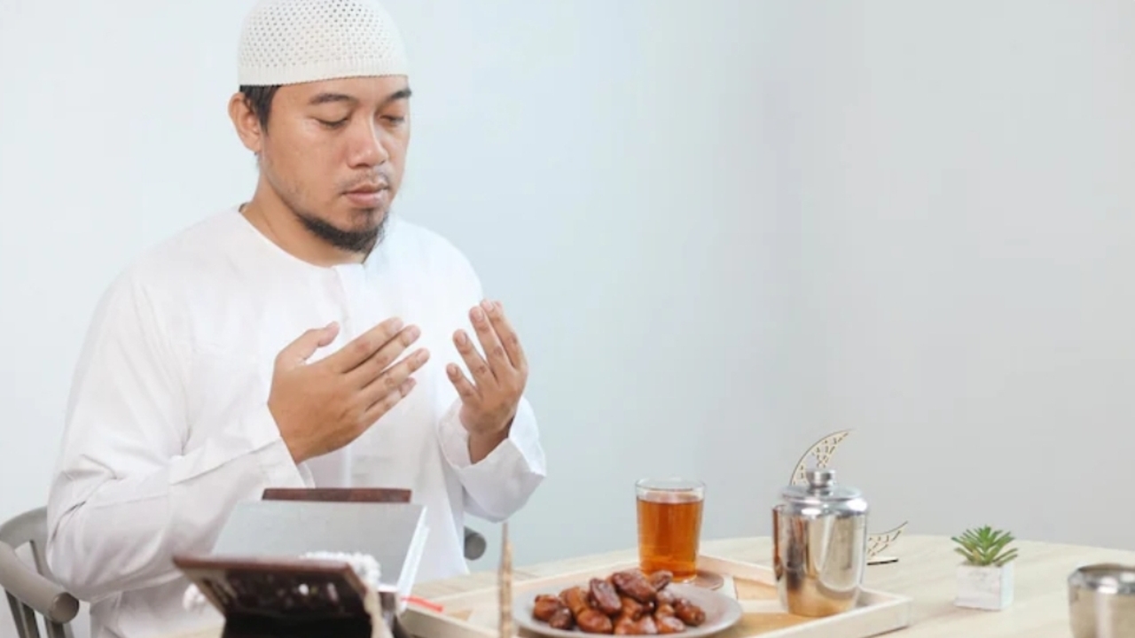 Rahasia Puasa Nyaman Tanpa Asam Lambung Kambuh, Nomor 3 Sering Diabaikan!