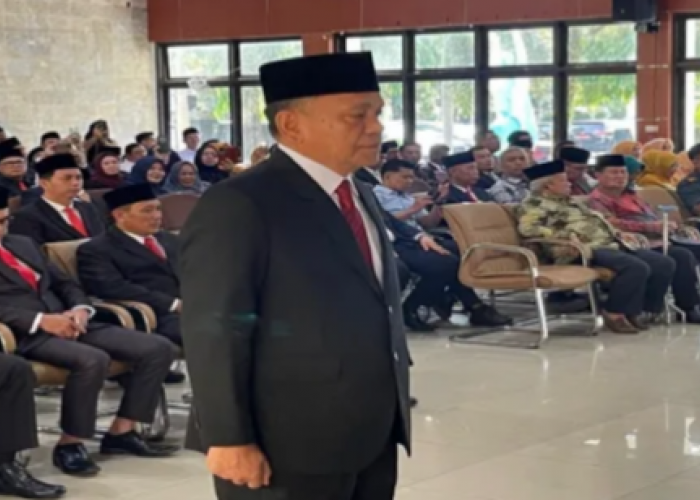 Kepala BKPSDM Banyuasin Dilantik Jadi Sekda Lahat, Ini Sosok Izromaita