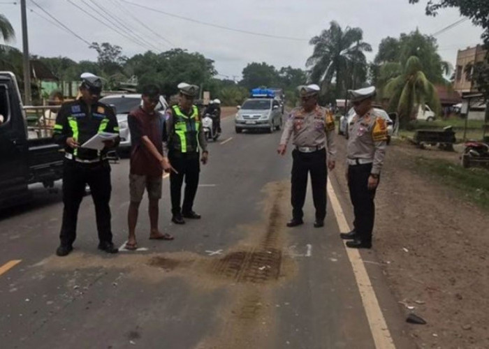 Diduga Rem Blong, Truk Seruduk Sepeda Motor di Pulau Harapan