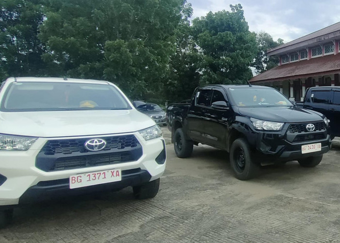 Jalan Banyuasin Masih Banyak Rusak, Para Camat di Banyuasin Justru Gunakan Mobil Baru