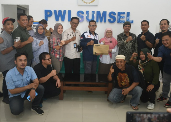 Jelang Pemilihan Ketua PWI Sumsel, Dwitri Kartini Serahkan Berkas Pencalonan