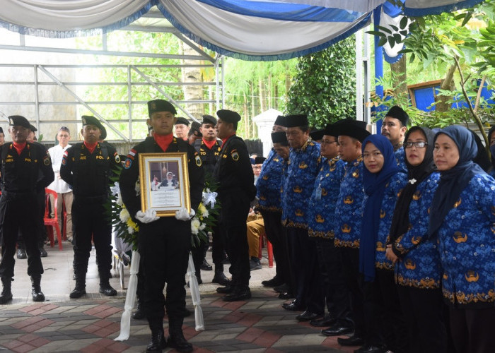 Sekda Sumsel Lepas Pemakaman Birokrat Teladan Pemprov Sumsel