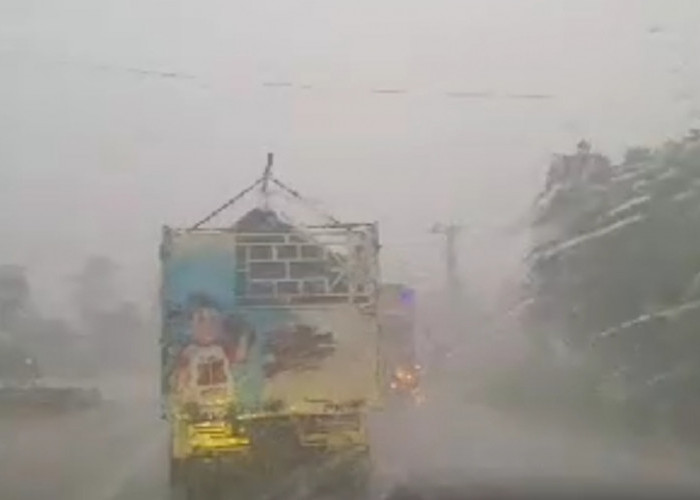 Hujan Deras Guyur Kota Pangkalan Balai Banyuasin