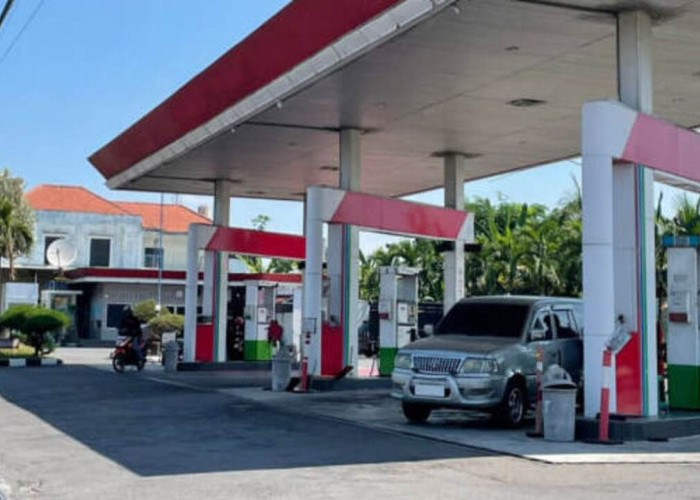 Cara Ampuh Hemat BBM Saat Terjebak Macet Kota, Nomor 3 Paling Sering Diabaikan!