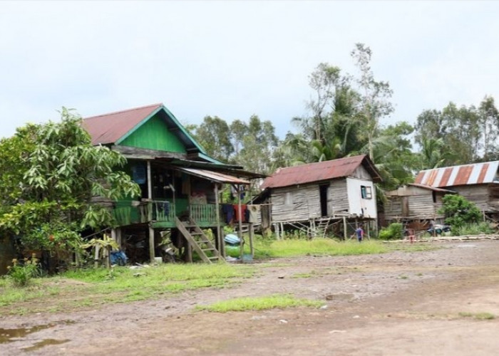 Puluhan Tahun Masyarakat di Dusun Saluran tak Berlistrik, Gubernur Sumsel Langsung Lakukan Ini