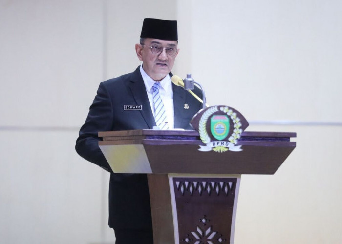 Sekda Sumsel Sampaikan Jawaban Gubernur atas Pandangan Fraksi DPRD terhadap Raperda APBD 2025