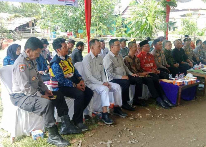 Camat Banyuasin III Hadiri Peletakan Batu Pertama Bedah Rumah, Wujud Kepedulian Sambut HUT Bhayangkara ke-80