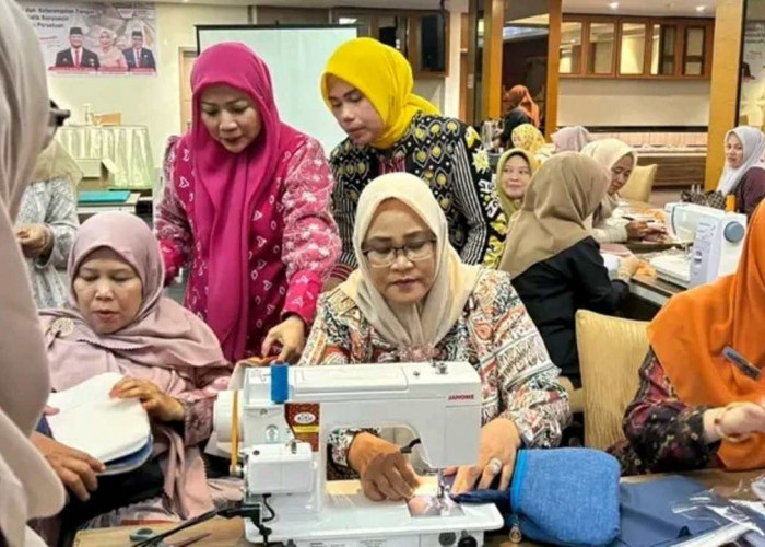 DWP Banyuasin Ikuti Pelatihan Pembuatan Pouch Batik Banyuasin