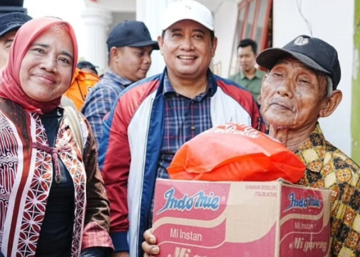 Anggota DPRD Banyuasin Turun Langsung Bantu Warga Terdampak Banjir Muara Sugihan