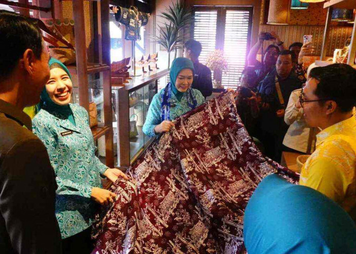 Feby Herman Deru Resmikan Gedung Dekranasda OKI, Dorong Wastra Lokal Dipakai dan Dipasarkan Lebih Luas