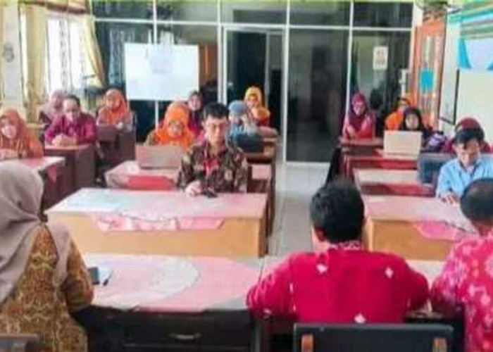  Persiapan Class Meting dan MPLS, SMPN 2 Banyuasin III Gelar Rapat Bersama