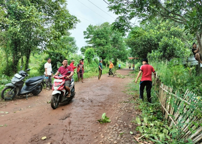 Warga Villa Bukit Indah Kompak Gotong Royong Sambut Ramadan
