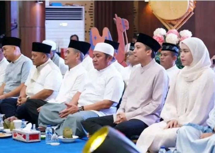 Safari Ramadhan di Ogan Ilir, Gubernur Herman Deru Janjikan Perbaikan Jalan Jelang Arus Mudik