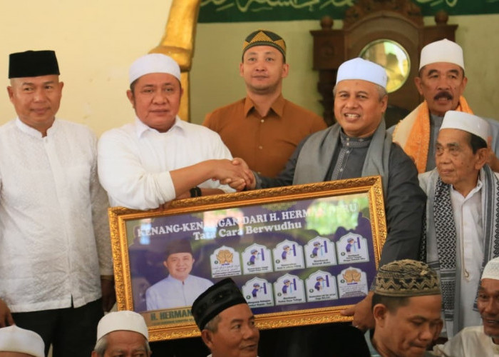 Safari Jumat di 13 Ulu, Gubernur  Dorong Pengurus Masjid Aktifkan Kegiatan Sosial Keagamaan