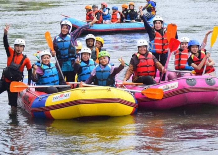 SMP Negeri 1 Talang Kelapa Gelar Gathering, Kunjungi Wisata Arung Jeram