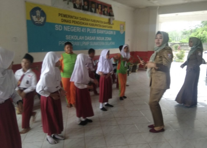 Siswa SDN 41 Plus Banyuasin III Persiapkan Diri Mengikuti Festival Sedulang Setudung