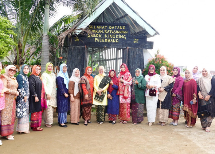 Peringati Hari Kartini, Ketua DWP Sumsel Ziarahi Makam Ratu Sinuhun