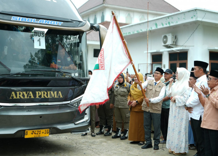 Tangis Haru Iringi Pelepasan 175 Jamaah Haji Banyuasin, Harapan Mengalir dari Masjid Agung Al-Amir
