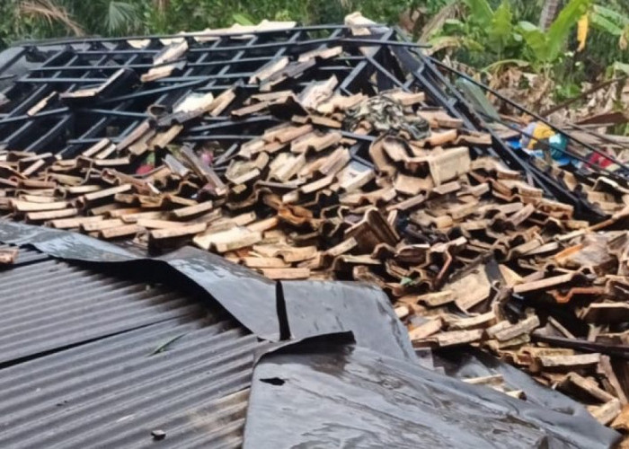 Puting Beliung Terjang Desa Margomulyo Muara Sugihan, Puluhan Rumah Warga Rusak