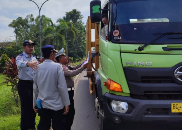 Truk & Tronton Langgar Jam Operasional, Akses Masuk di Kota Palembang Diawasi