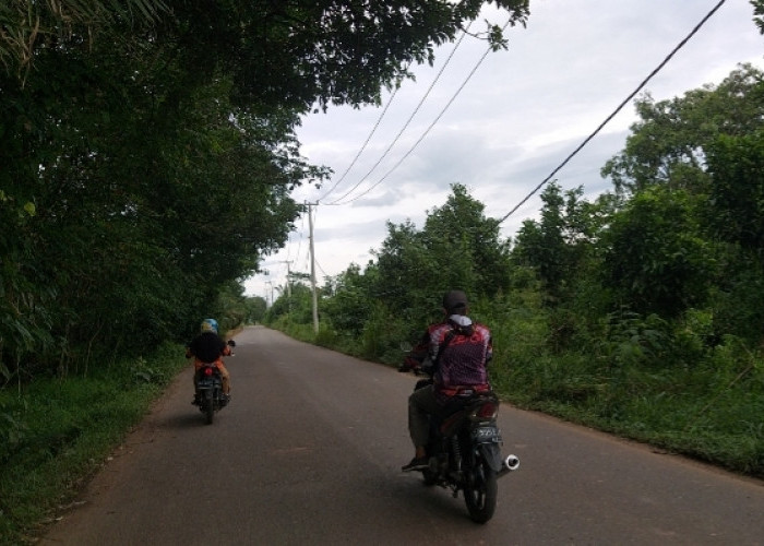 Jalan Belum Dipasang Lampu Penerangn, Ini Harapan Warga Desa Sungai Dua