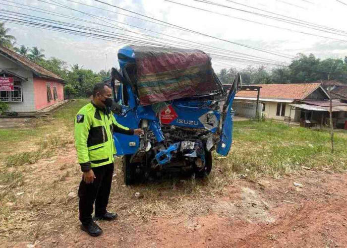 Truk Tangki Bertabrakan di Jalintim KM 28 Sembawa, Arus Lalu Lintas Kembali Normal