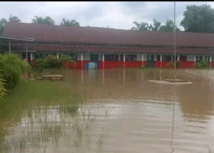 Gedung SDN Air Kumbang Tergenang Banjir