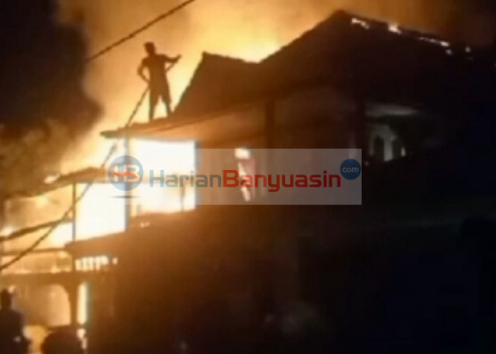 Rumah Hasan Ludes Tak Bersisa, 3 Jam Warga Sebubus Banyuasin Berjibaku Padamkan Api