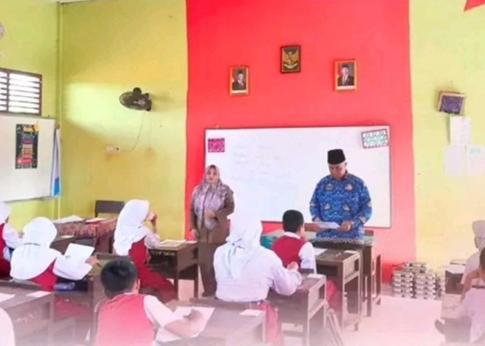 Pantau Hari Pertama Sumatif Akhir Jenjang, Korwil Disdikbud Suak Tapeh Kunjungi SDN dan SMPN