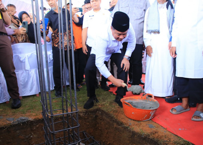 Wagub Sumsel Letakkan Batu Pertama Masjid Baitul Huda OKU Timur