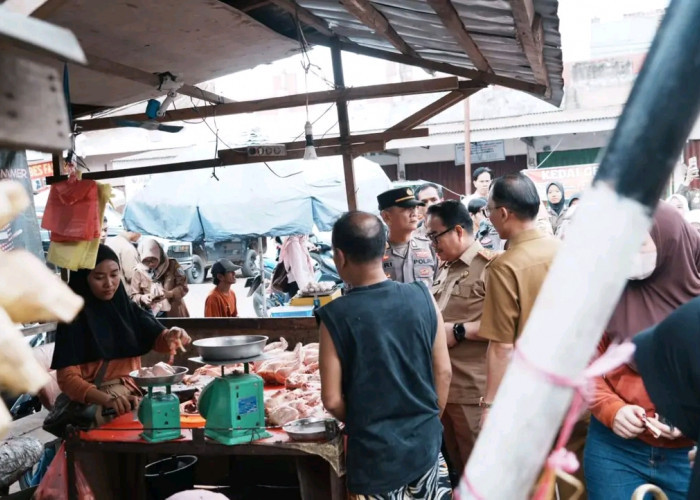 Harga Bahan Pokok Melonjak Usai Lebaran, Pedagang dan Emak-Emak Mengeluh