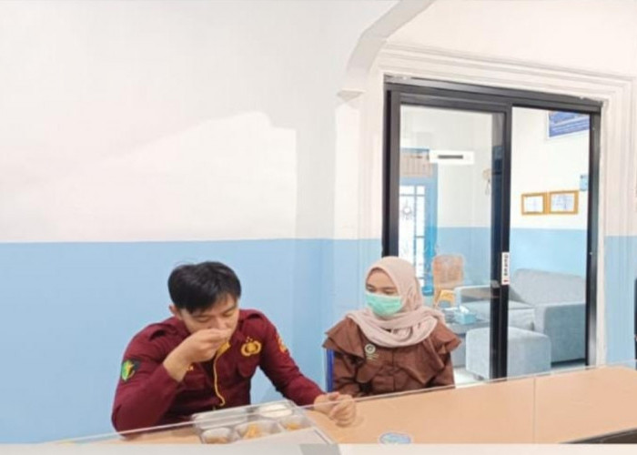 Cegah Risiko Keracunan, Dokkes Polres Banyuasin Periksa Makanan Penerima Program Food Security