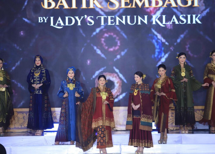 Meriah! Fashion Show Wastra Sumsel 2026 Tampilkan Inovasi Kain Khas Batik Sembagi dan Sulam Mudawaroh