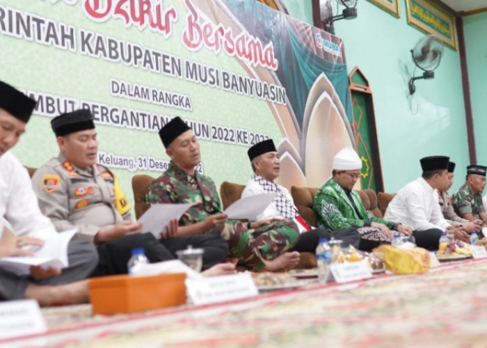 Malam Tahun Baru, Pj Bupati Apriyadi Boyong OPD Zikir Bersama di Keluang