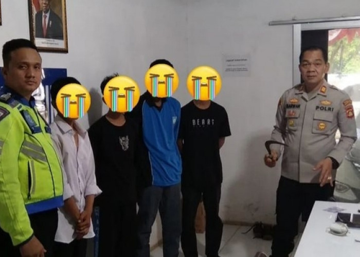 Diduga Hendak Tawuran,  4 Remaja di Rambutan Banyuasin Ditangkap, Petugas Temukan Barang Ini Dalam Tas