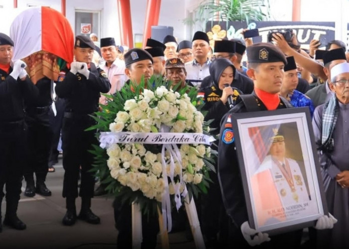 Upacara Kedinasan Iringi Pemakaman Alex Noerdin, Herman Deru: Jasa Beliau Akan Dikenang