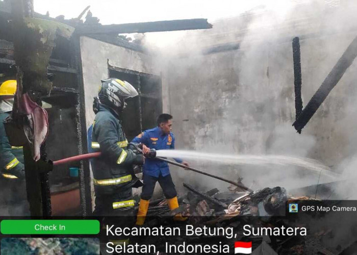 Kebakaran Rumah di Sri Kembang, Kerugian Capai Rp50 Juta, Damkar Terkendala Mobil Kopling Hangus