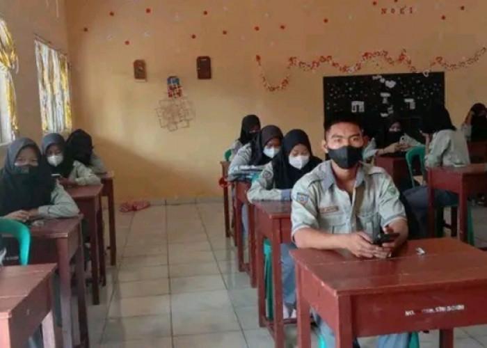 Dampak Kabut Asap, Sekolah di Banyuasin Mulai Terapkan Pembelajaran Pakai Masker