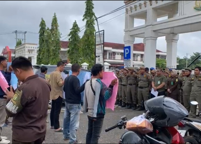 Aliansi Mahasiswa dan Pemuda Hukum Sumsel Demo Kejari Banyuasin, Laporkan Dugaan KKN di Sejumlah OPD
