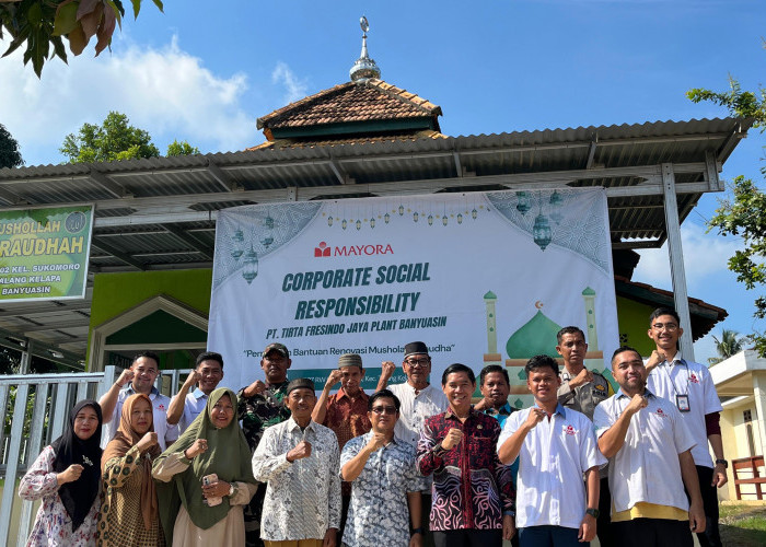 PT Tirta Fresindo Jaya Salurkan CSR Renovasi Mushola Ar Raudah di Talang Kelapa